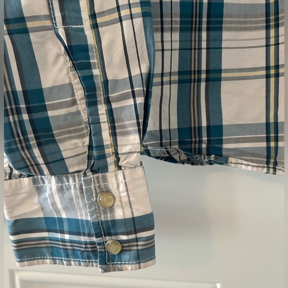 5/$25 Hollister men’s plaid pearl snap shirt size large - Picture 6 of 10